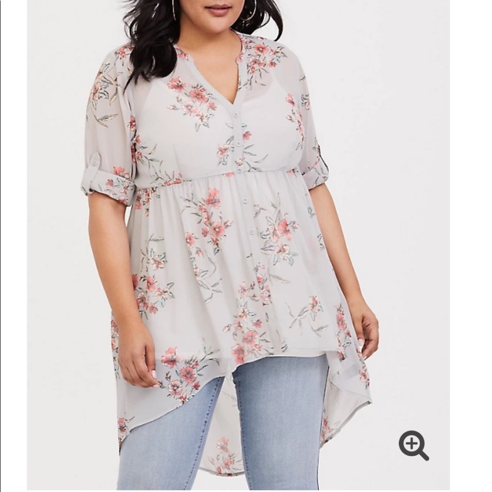 Torrid light gray floral print babydoll tunic